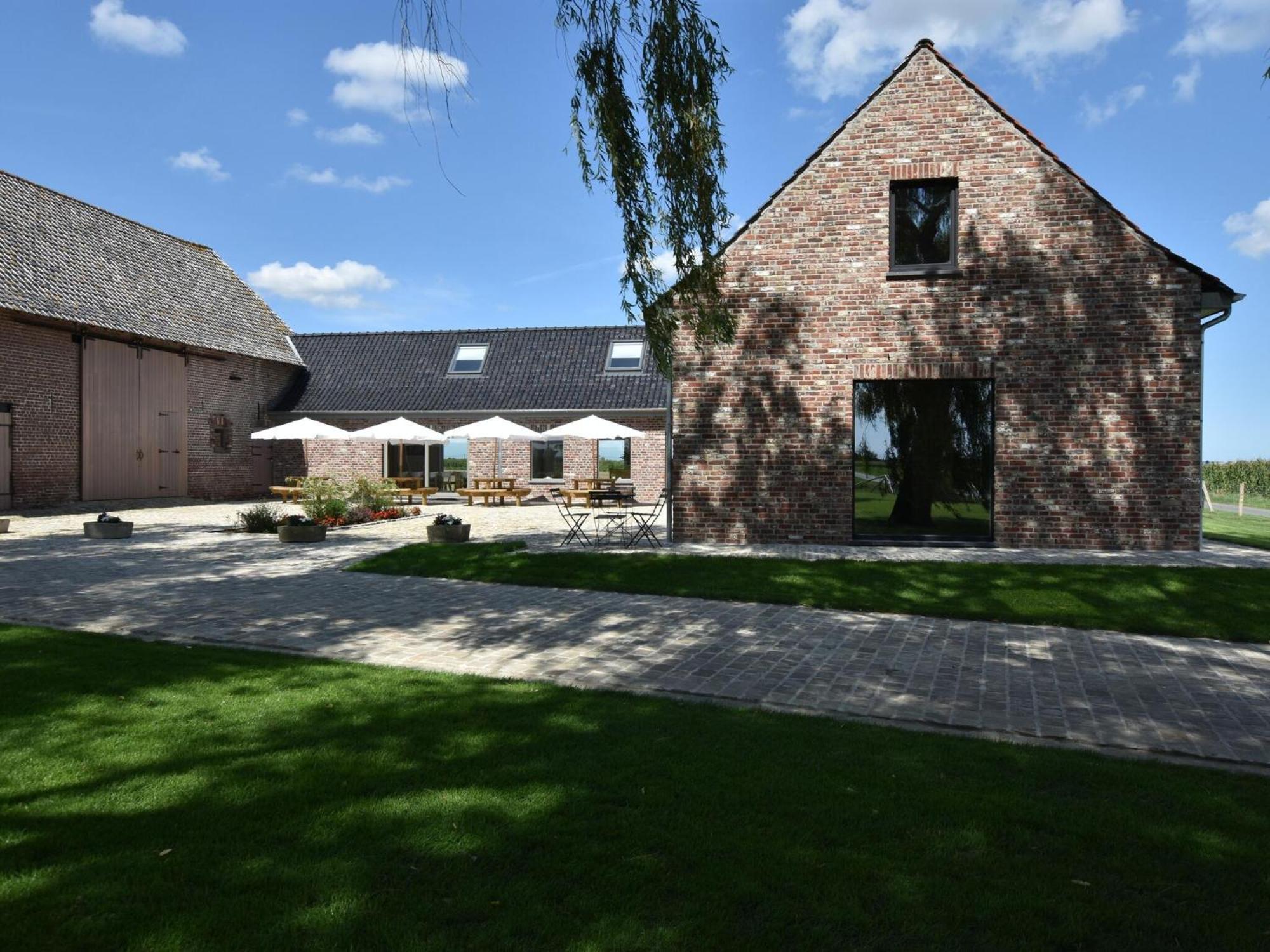 Spacious Holiday Home With Pond In Poperinge Roesbrugge-Haringe Esterno foto