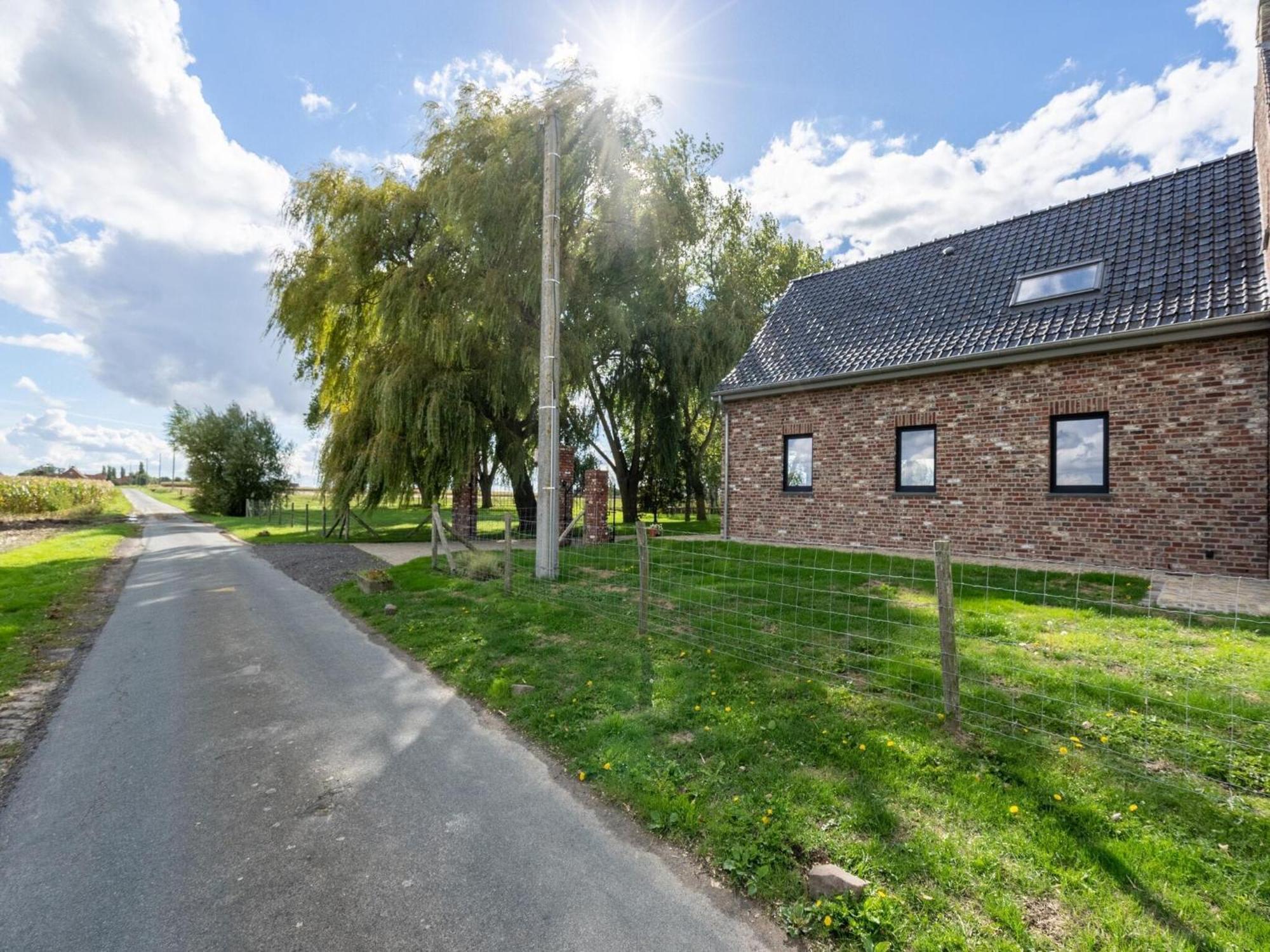 Spacious Holiday Home With Pond In Poperinge Roesbrugge-Haringe Esterno foto