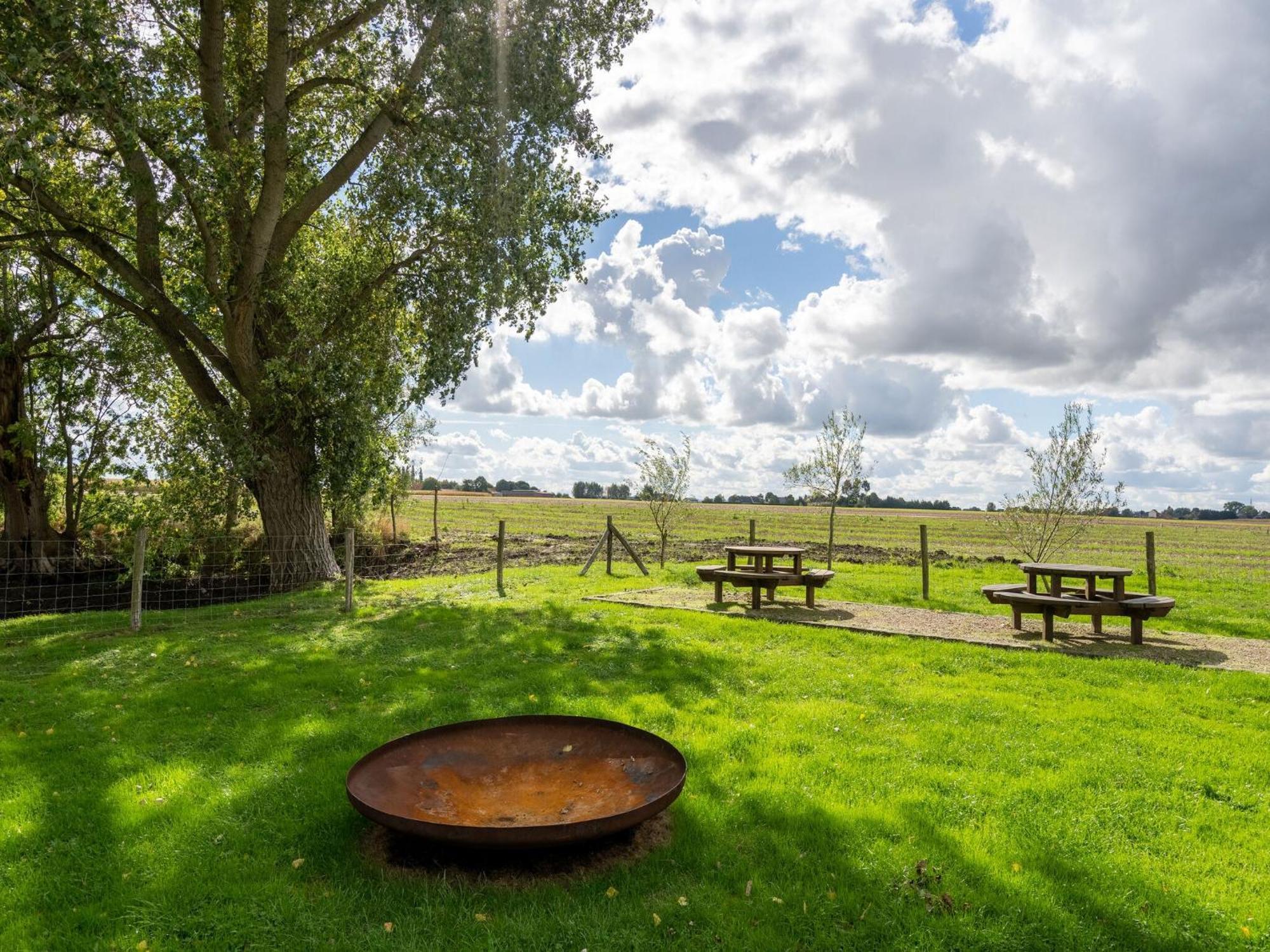 Spacious Holiday Home With Pond In Poperinge Roesbrugge-Haringe Esterno foto