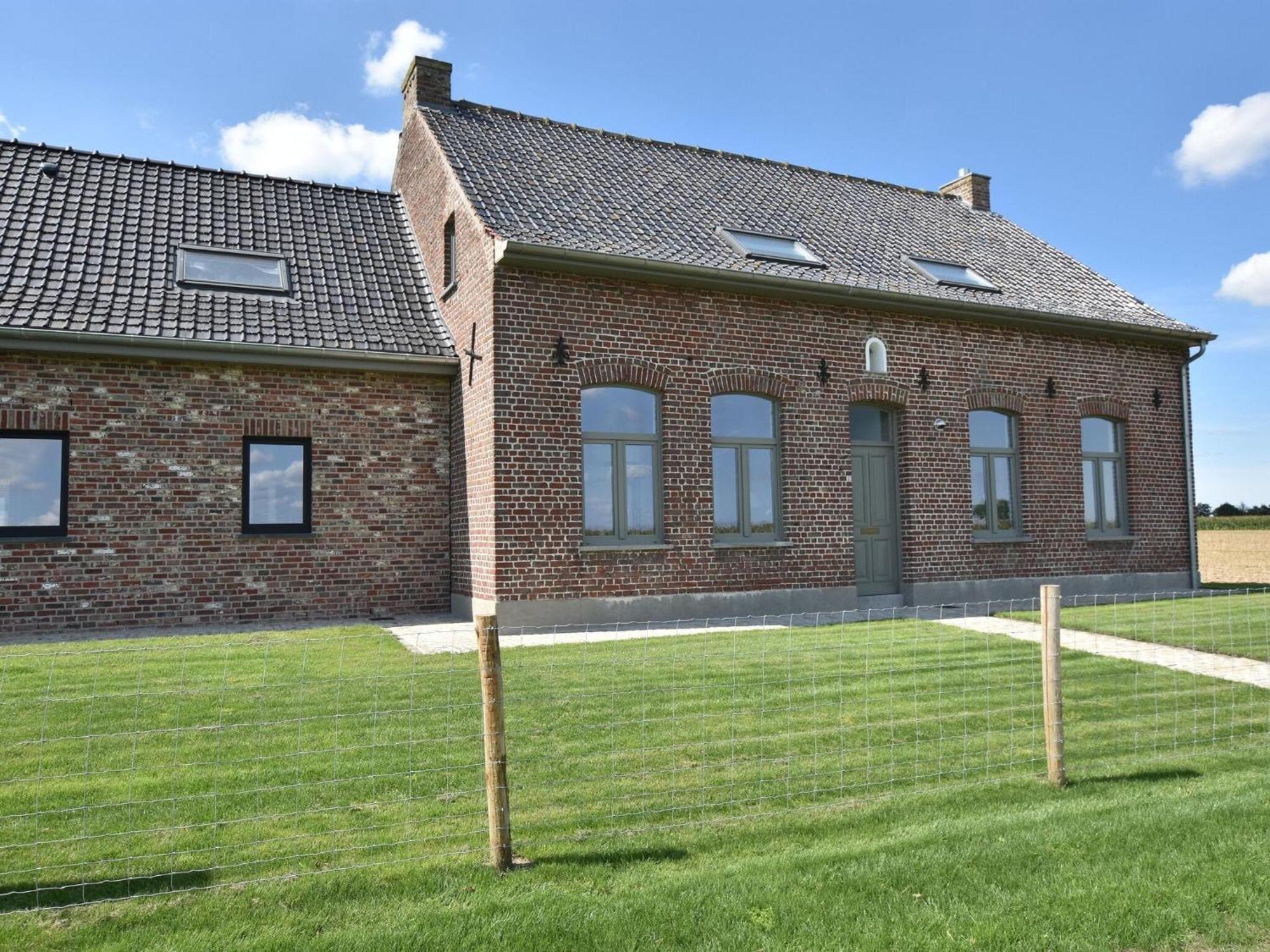 Spacious Holiday Home With Pond In Poperinge Roesbrugge-Haringe Esterno foto